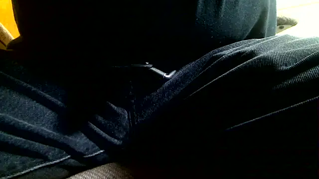 markluvskitty online show from April 8, 12:38 pm