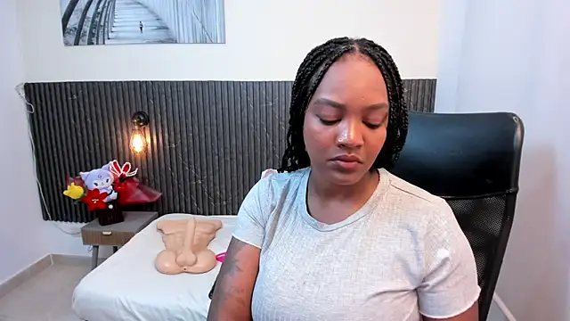 chanel brunette online show from March 5, 12:23 pm