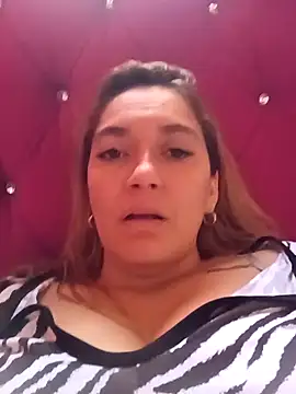 Izury Blondee online show from February 7, 11:45 am