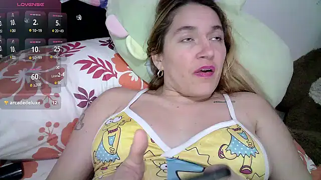 Izury Blondee online show from February 16, 4:53 am