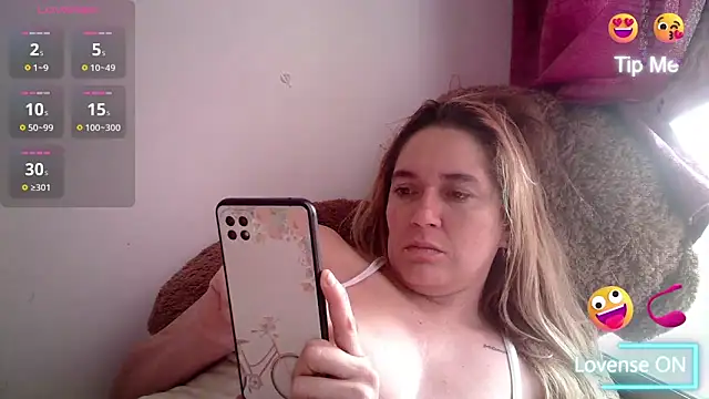 Izury Blondee online show from March 1, 2:55 pm