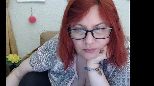 Snapshot of PlayfullMature chatting on October 10, 1:10 pm PlayfullMature online show from October 10, 1:10 pm