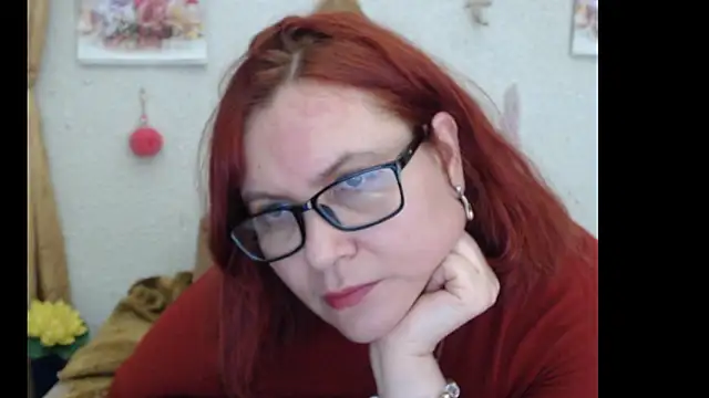 Snapshot of PlayfullMature chatting on October 12, 7:35 pm PlayfullMature online show from October 12, 7:35 pm