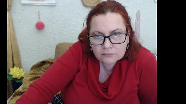 Snapshot of PlayfullMature chatting on October 14, 1:39 am PlayfullMature online show from October 14, 1:39 am