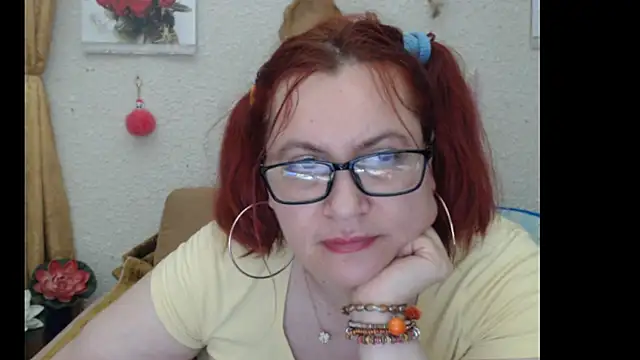 Snapshot of PlayfullMature chatting on October 17, 4:04 am PlayfullMature online show from October 17, 4:04 am