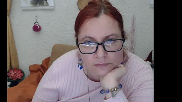 Snapshot of PlayfullMature chatting on October 21, 11:27 pm PlayfullMature online show from October 21, 11:27 pm