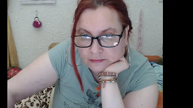 Snapshot of PlayfullMature chatting on October 22, 11:32 am PlayfullMature online show from October 22, 11:32 am