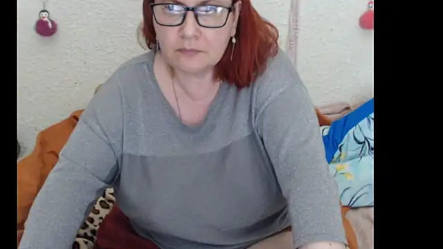 Snapshot of PlayfullMature chatting on November 3, 4:47 am PlayfullMature online show from November 3, 4:47 am