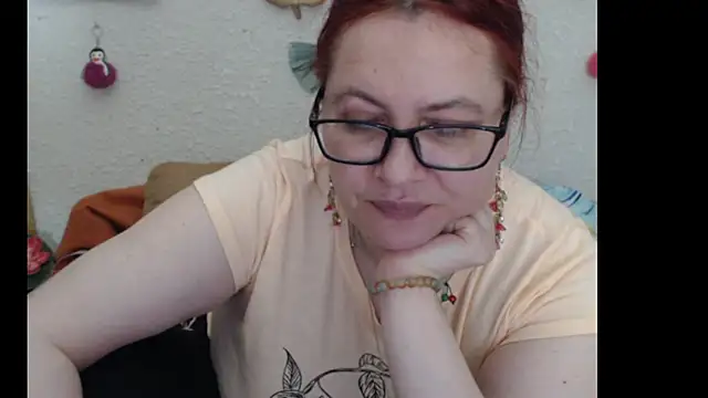 Snapshot of PlayfullMature chatting on November 12, 4:07 pm PlayfullMature online show from November 12, 4:07 pm