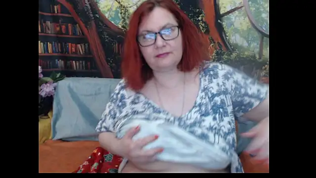 Snapshot of PlayfullMature chatting on June 13, 5:22 pm PlayfullMature online show from June 13, 5:22 pm