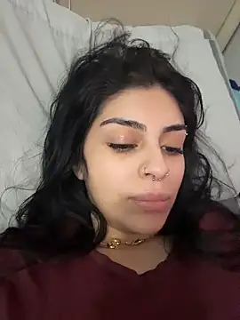 Snapshot of ThickerThanYoBitch chatting on December 15, 6:06 am ThickerThanYoBitch online show from December 15, 6:06 am