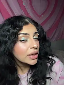 ThickerThanYoBitch online show from March 8, 10:52 am