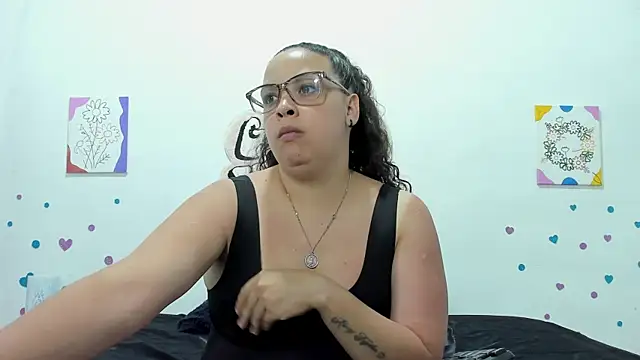 Danielaandximena online show from October 7, 11:35 pm