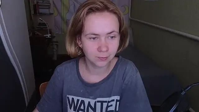 Snapshot of Riley_Roo chatting on May 22, 7:37 am Riley Roo online show from May 22, 7:37 am