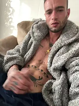 Snapshot of davorm chatting on December 22, 12:27 pm davorm online show from December 22, 12:27 pm