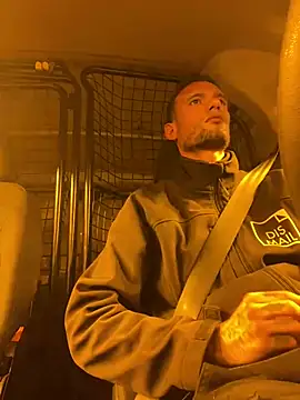 Snapshot of davorm chatting on March 6, 10:41 am davorm online show from March 6, 10:41 am