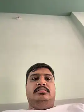 Snapshot of Parth-26 chatting on May 24, 7:46 am Parth-26 online show from May 24, 7:46 am