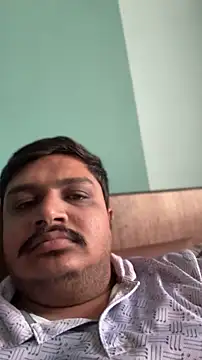 Snapshot of Parth-26 chatting on May 28, 9:50 am Parth-26 online show from May 28, 9:50 am