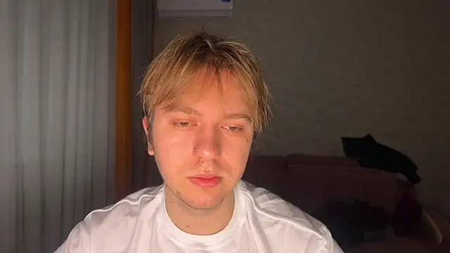 kiopiggy online show from December 19, 5:25 am