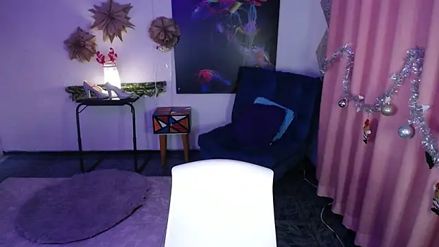 IsaBaileys  online show from December 6, 7:01 pm