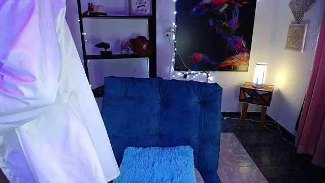 IsaBaileys  online show from January 8, 7:03 pm
