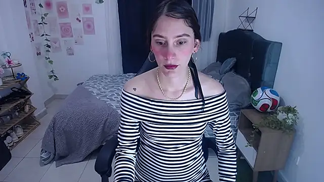 Snapshot of IsaBaileys_ chatting on June 28, 8:15 pm IsaBaileys online show from June 28, 8:15 pm