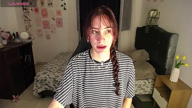 Snapshot of IsaBaileys_ chatting on July 24, 11:36 pm IsaBaileys online show from July 24, 11:36 pm