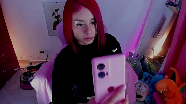 saralolo420 online show from April 18, 11:27 pm