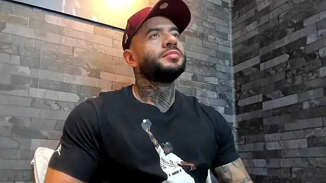 BruceDallas online show from January 13, 2:39 am