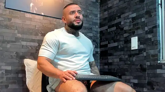 BruceDallas online show from July 4, 4:07 am