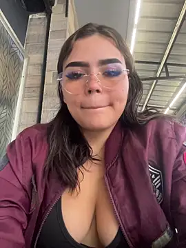 Chloemercury online show from November 27, 8:33 pm