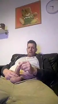 Knuffelstaaf123 online show from January 14, 9:42 pm