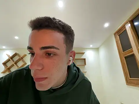 Snapshot of Cristian_Delgado chatting on December 15, 7:46 am Cristian Delgado online show from December 15, 7:46 am