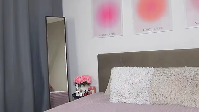 VioletiSwone online show from March 11, 5:13 am