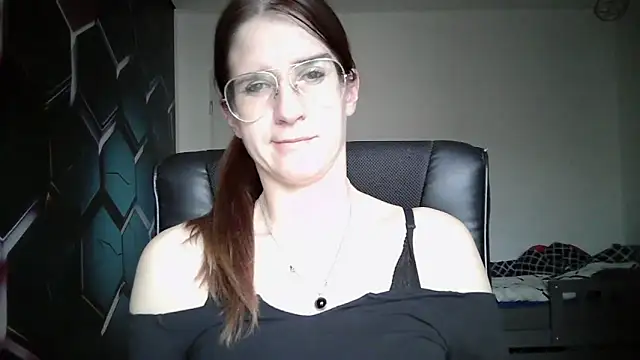 KayaRose online show from October 3, 3:09 pm