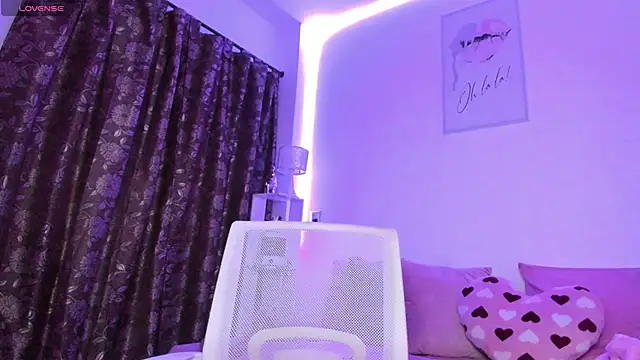 Snapshot of isabela-duran chatting on February 12, 2:03 am isabela-duran online show from February 12, 2:03 am