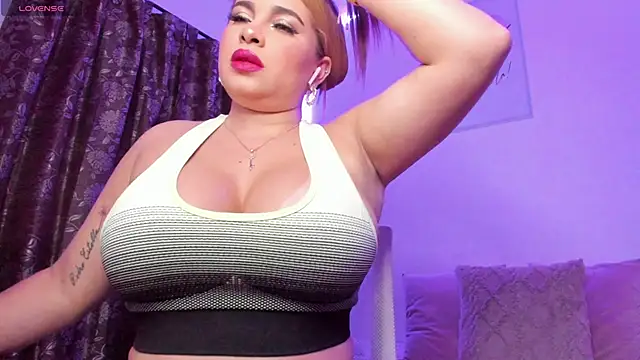 Snapshot of isabela-duran chatting on March 13, 11:49 pm isabela-duran online show from March 13, 11:49 pm