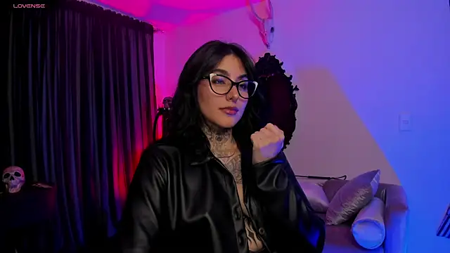 Snapshot of nasty_aliice1 chatting on June 5, 6:52 am nasty aliice1 online show from June 5, 6:52 am