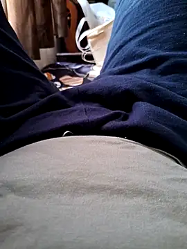 Snapshot of bobyyboyy1 chatting on March 1, 8:13 am bobyyboyy1 online show from March 1, 8:13 am