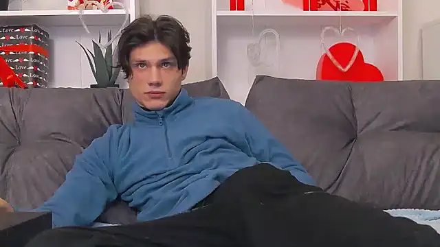 CalvinCay online show from February 10, 7:49 pm