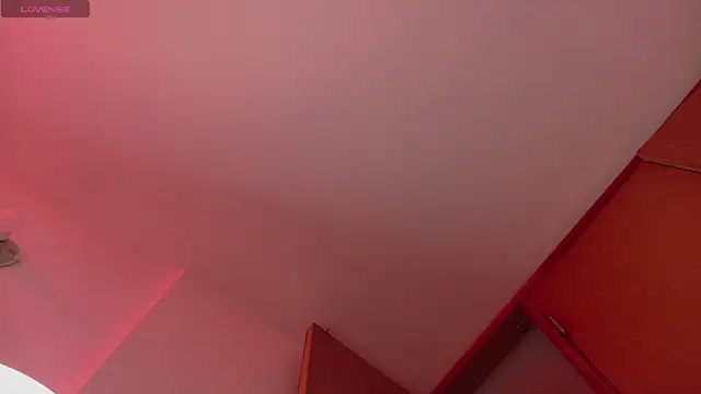 Snapshot of MegganCarter chatting on November 12, 12:44 am MegganCarter online show from November 12, 12:44 am