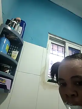 Snapshot of Amberay1 chatting on December 17, 5:46 am Amberay1 online show from December 17, 5:46 am