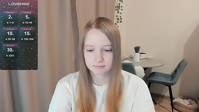 Snapshot of Alyaley chatting on November 8, 10:37 am Alyaley online show from November 8, 10:37 am