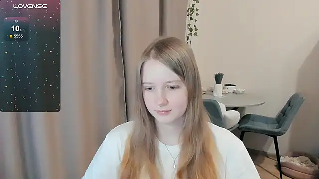 Snapshot of Alyaley chatting on November 20, 12:22 am Alyaley online show from November 20, 12:22 am