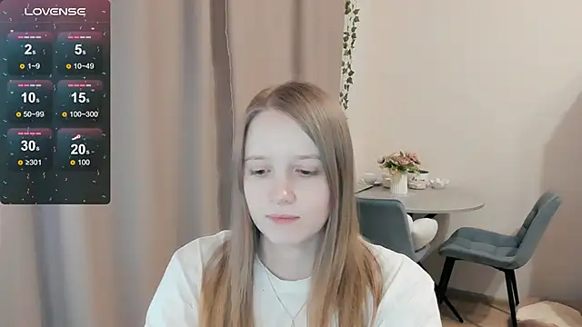 Snapshot of Alyaley chatting on January 13, 1:55 am Alyaley online show from January 13, 1:55 am