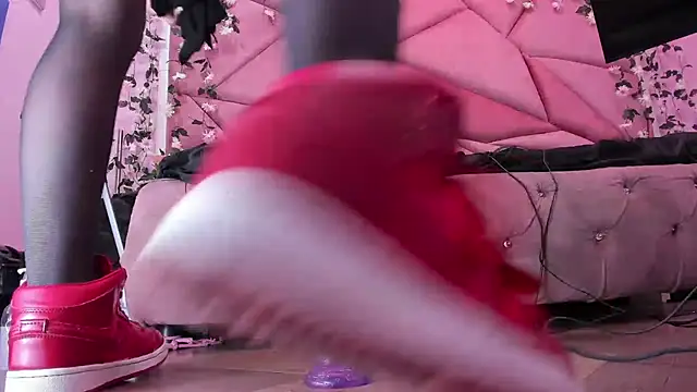 LilithCooperr  online show from January 18, 1:08 am