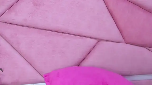 LilithCooperr  online show from March 21, 1:02 am