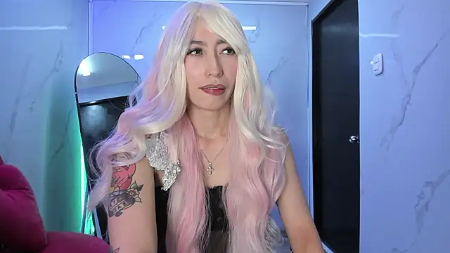 Snapshot of LilithCooperr_ chatting on January 18, 12:36 am LilithCooperr online show from January 18, 12:36 am