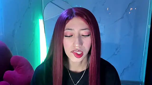 Snapshot of LilithCooperr_ chatting on February 1, 4:00 am LilithCooperr online show from February 1, 4:00 am