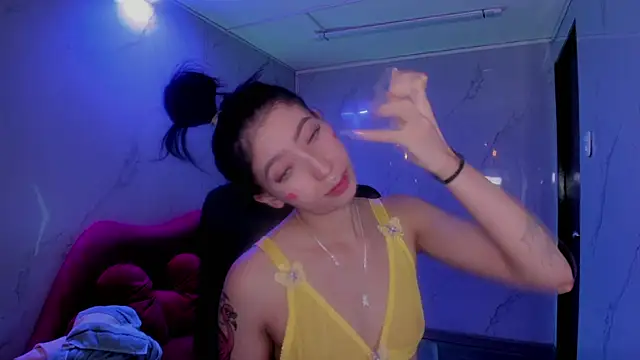 LilithCooperr  online show from April 10, 3:34 am